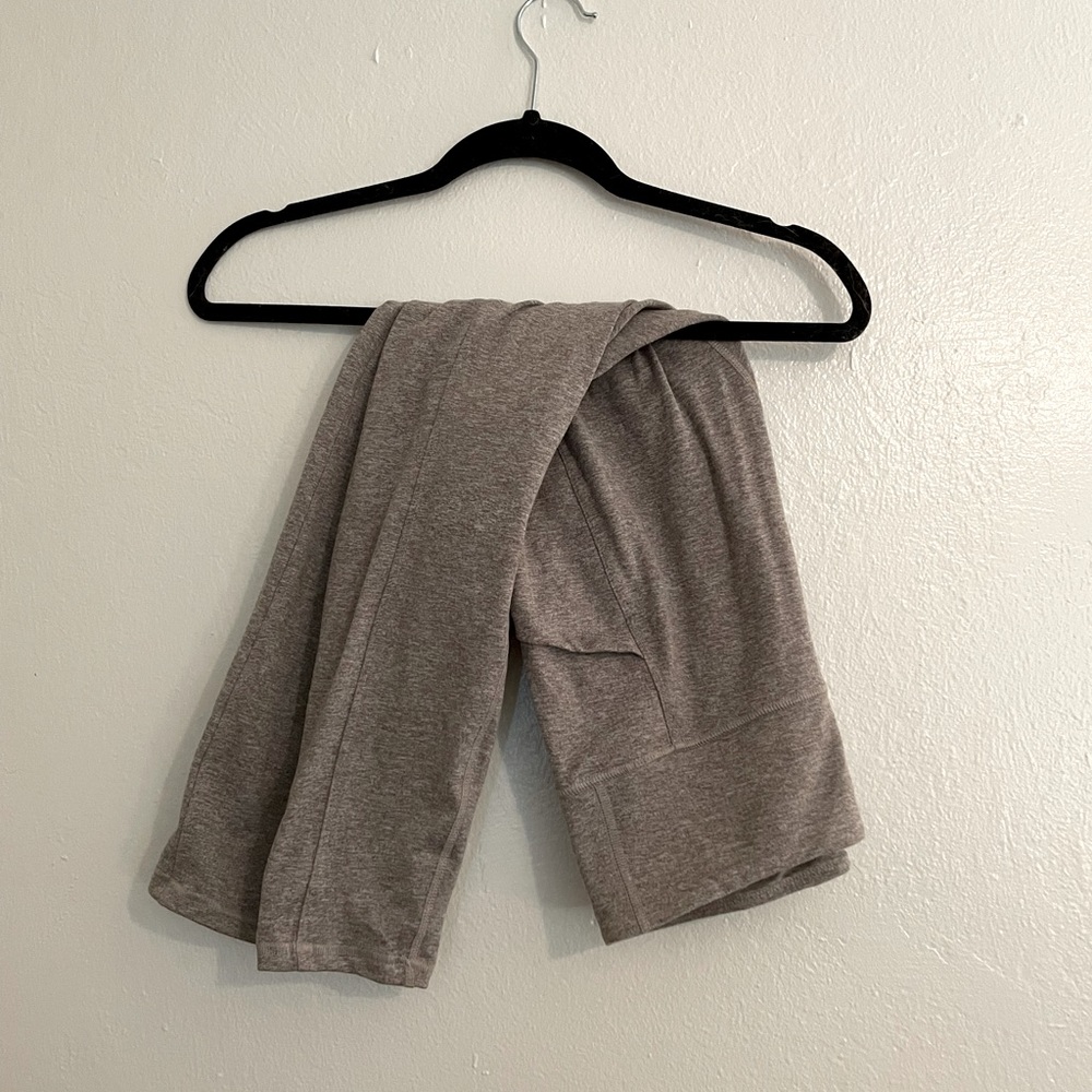 Grey jersey yoga pants w/ pockets, M fits like S